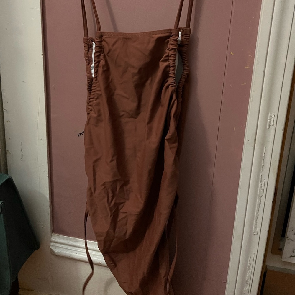 Size medium - Picture 2 of 2